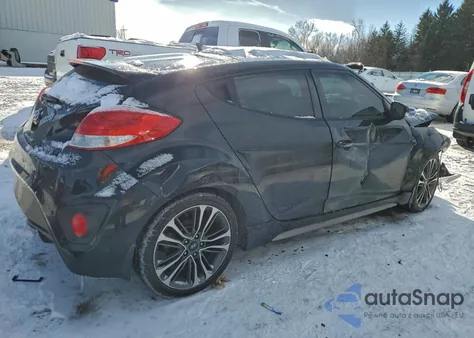 2016 Hyundai Veloster Turbo z USA, uszkodzony, nr VIN KMHTC6AE3GU299712